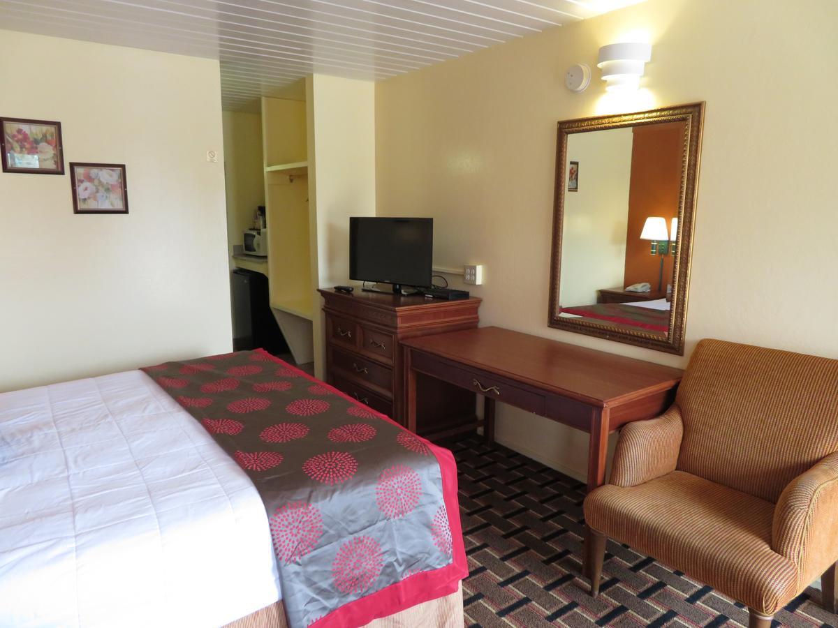 Royal Crest Motel Medford Bagian luar foto