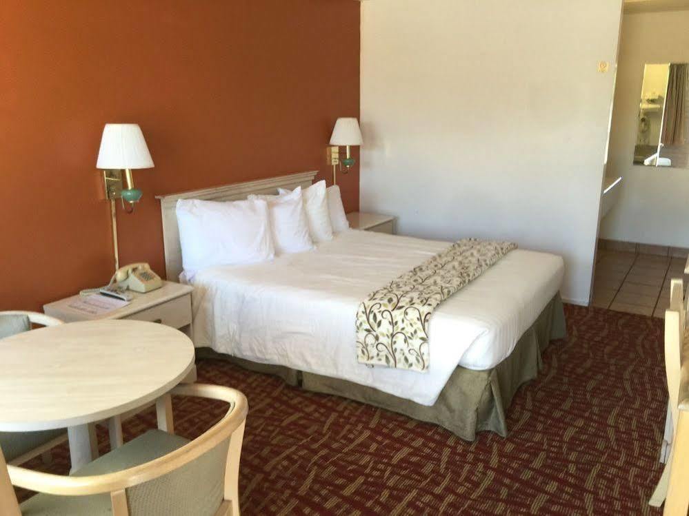 Royal Crest Motel Medford Bagian luar foto